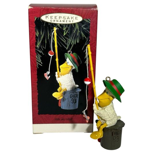 Hallmark Keepsake Ornament Fills the Bill 1993 Fishing Pelican Vintage - Picture 1 of 12